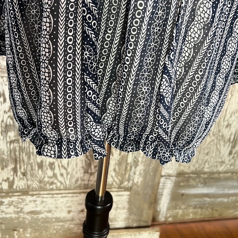 BANANA REPUBLIC FACTORY SHEER TOP, sz L OVERSIZED, LIGHTWEIGHT CAREER DRESSY - Picture 4 of 9